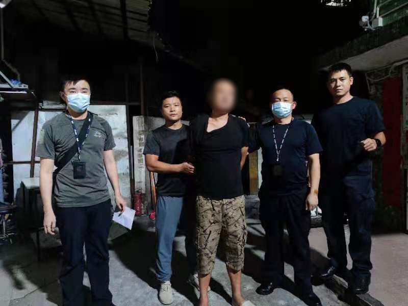 犯罪嫌疑人被抓获  本文图片均为上海市公安局供图