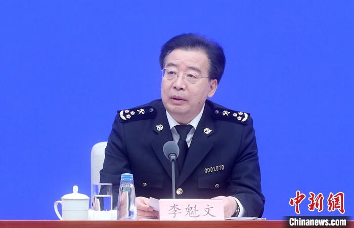 4月13日,中国国务院新闻办公室在北京举行新闻发布会,海关总署新闻发言人、统计分析司司长李魁文介绍2021年一季度进出口情况。<a target='_blank' href='http://www.chinanews.com/'>中新社</a>记者 张宇 摄 4月13日,中国国务院新闻办公室在北京举行新闻发布会,海关总署新闻发言人、统计分析司司长李魁文介绍2021年一季度进出口情况。<a target='_blank' href='http://www.chinanews.com/'>中新社</a>记者 张宇 摄